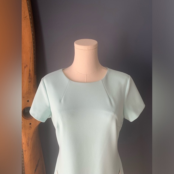 Tommy Hilfiger dress. Size 6. - Picture 6 of 12